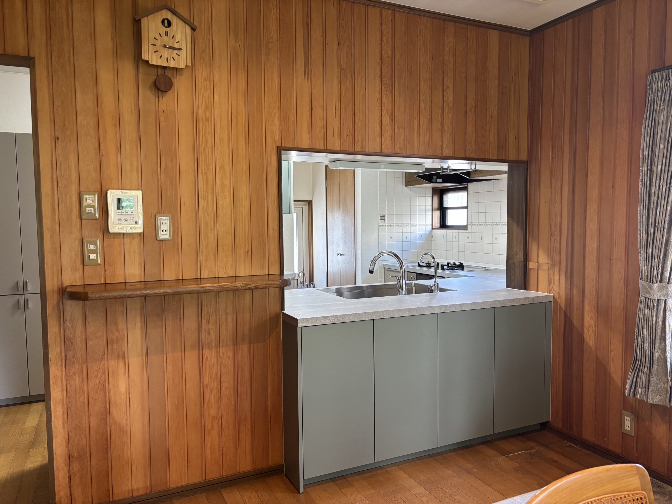 配膳動線を短く、家事が楽になるキッチンへ