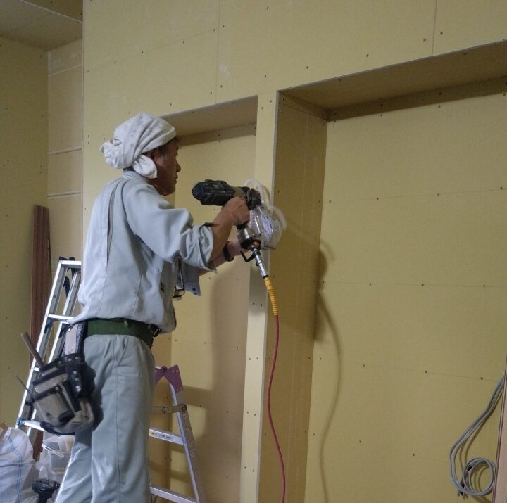 「この部屋、もっと活かせないかな?」使っていなかった和室をギャラリー空間に。|工事の続き